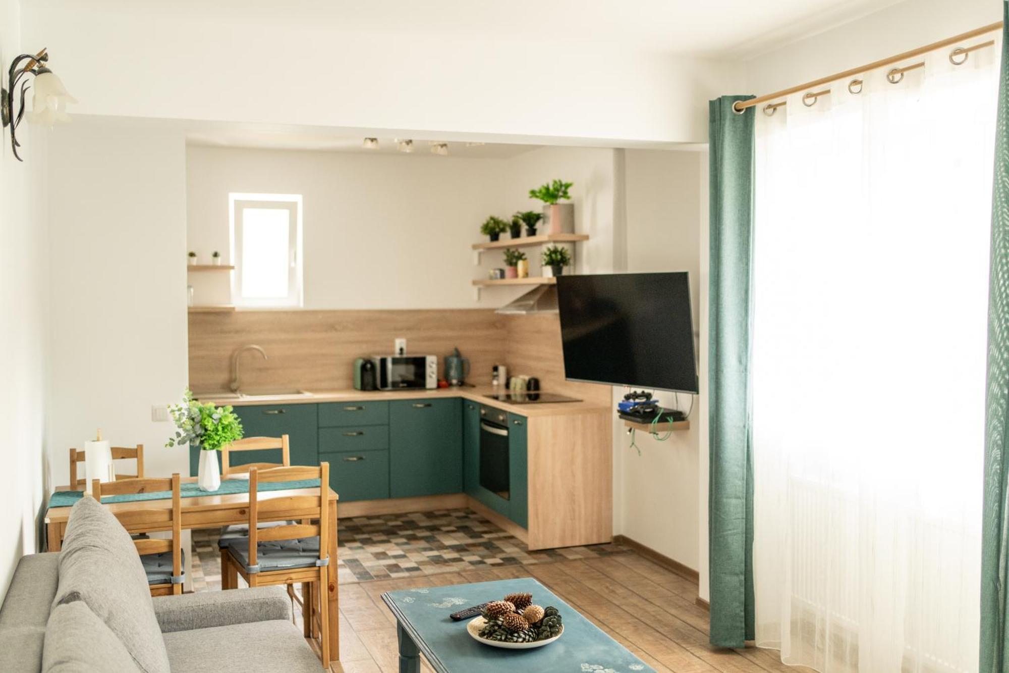 Dinvis Apartments 포이아나브라소프 외부 사진