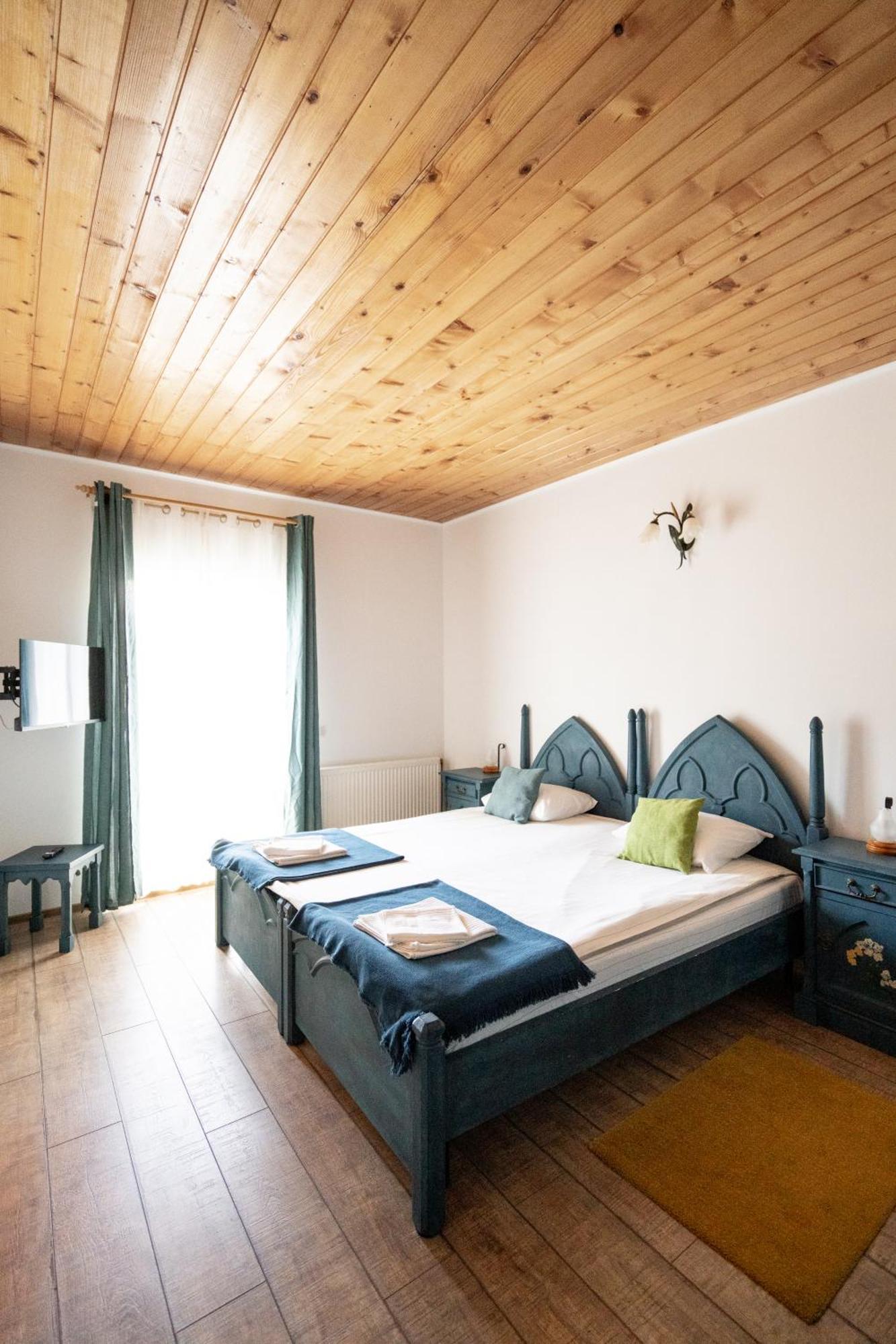 Dinvis Apartments 포이아나브라소프 외부 사진