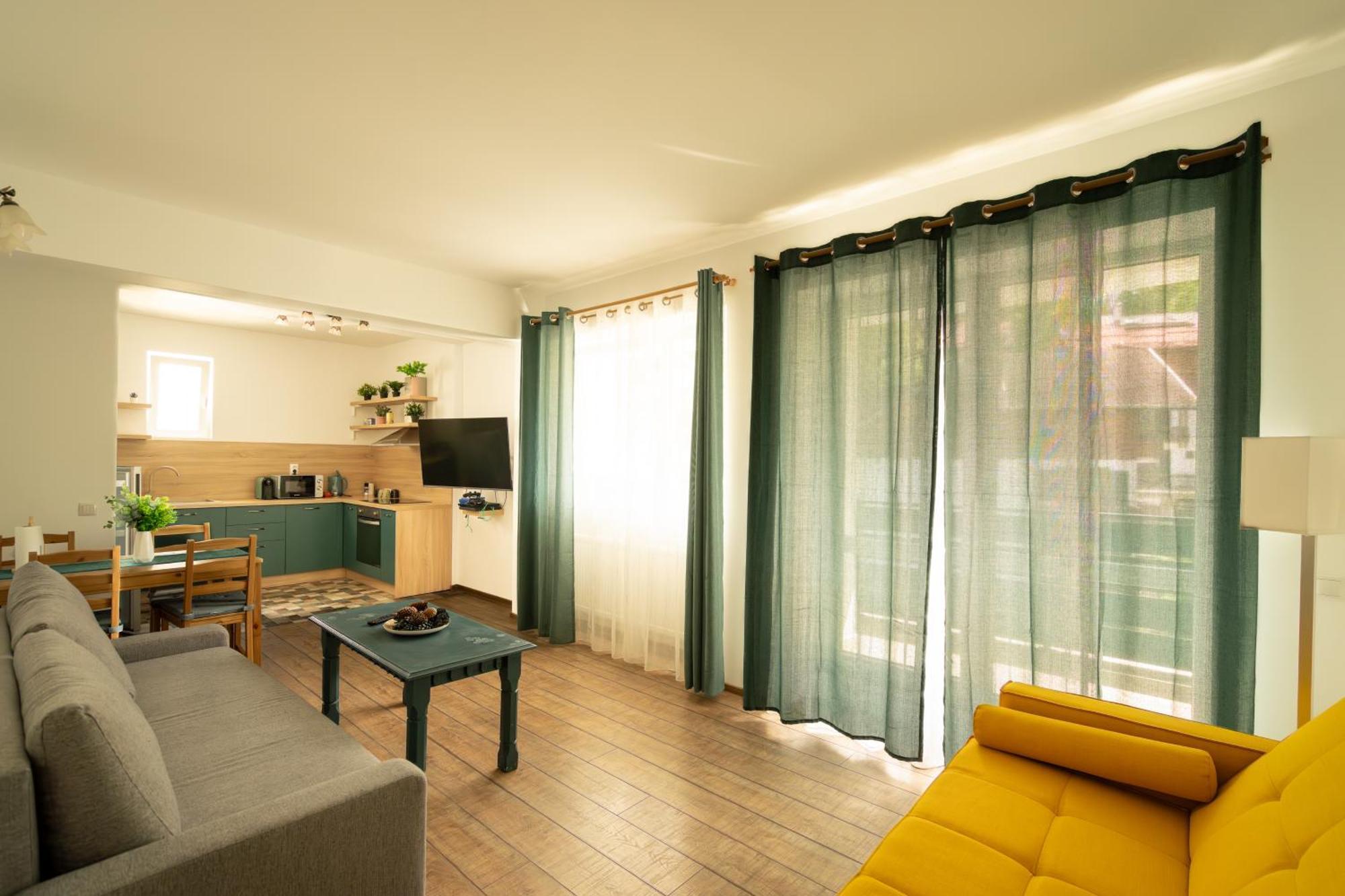 Dinvis Apartments 포이아나브라소프 외부 사진