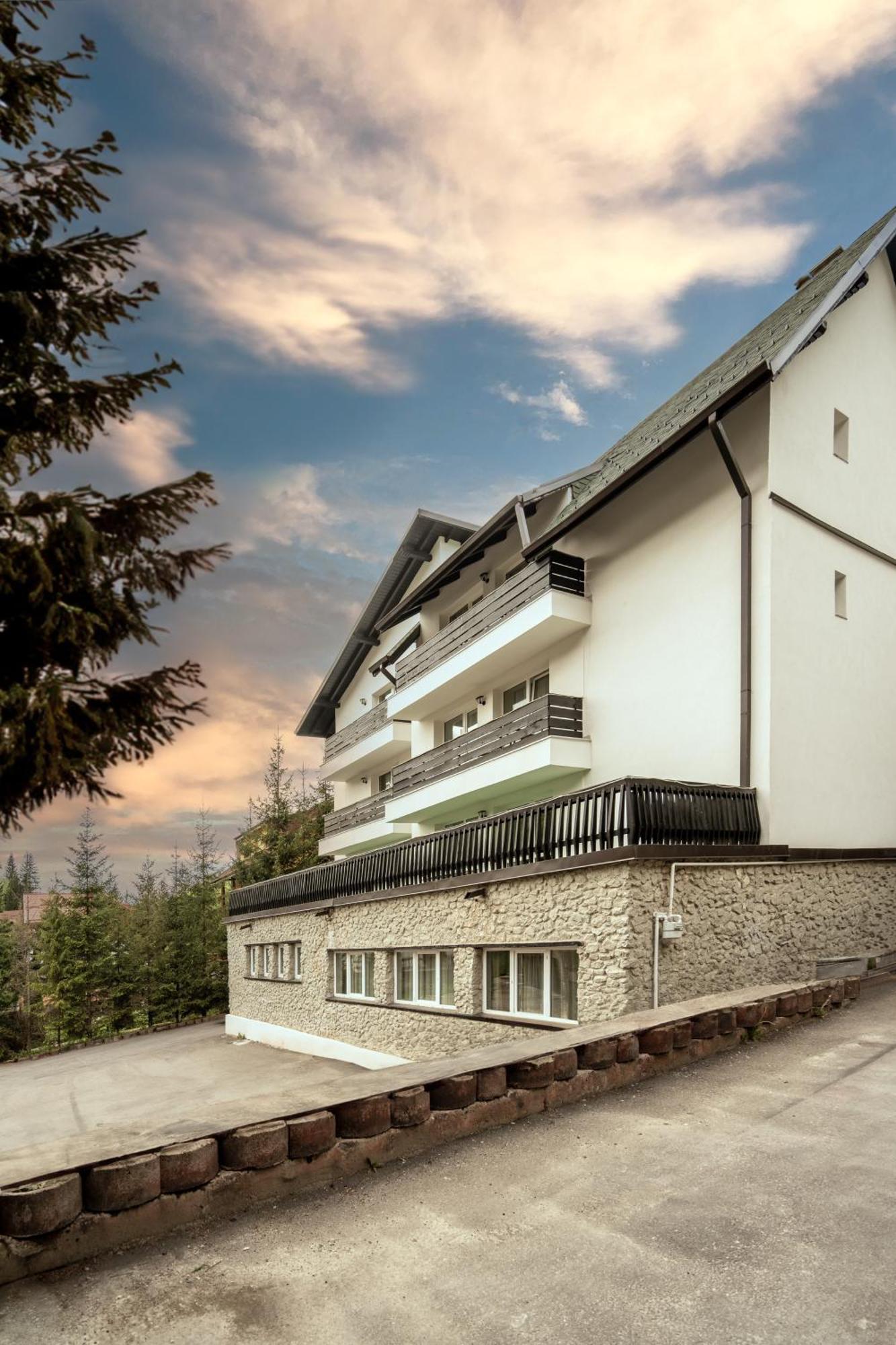 Dinvis Apartments 포이아나브라소프 외부 사진
