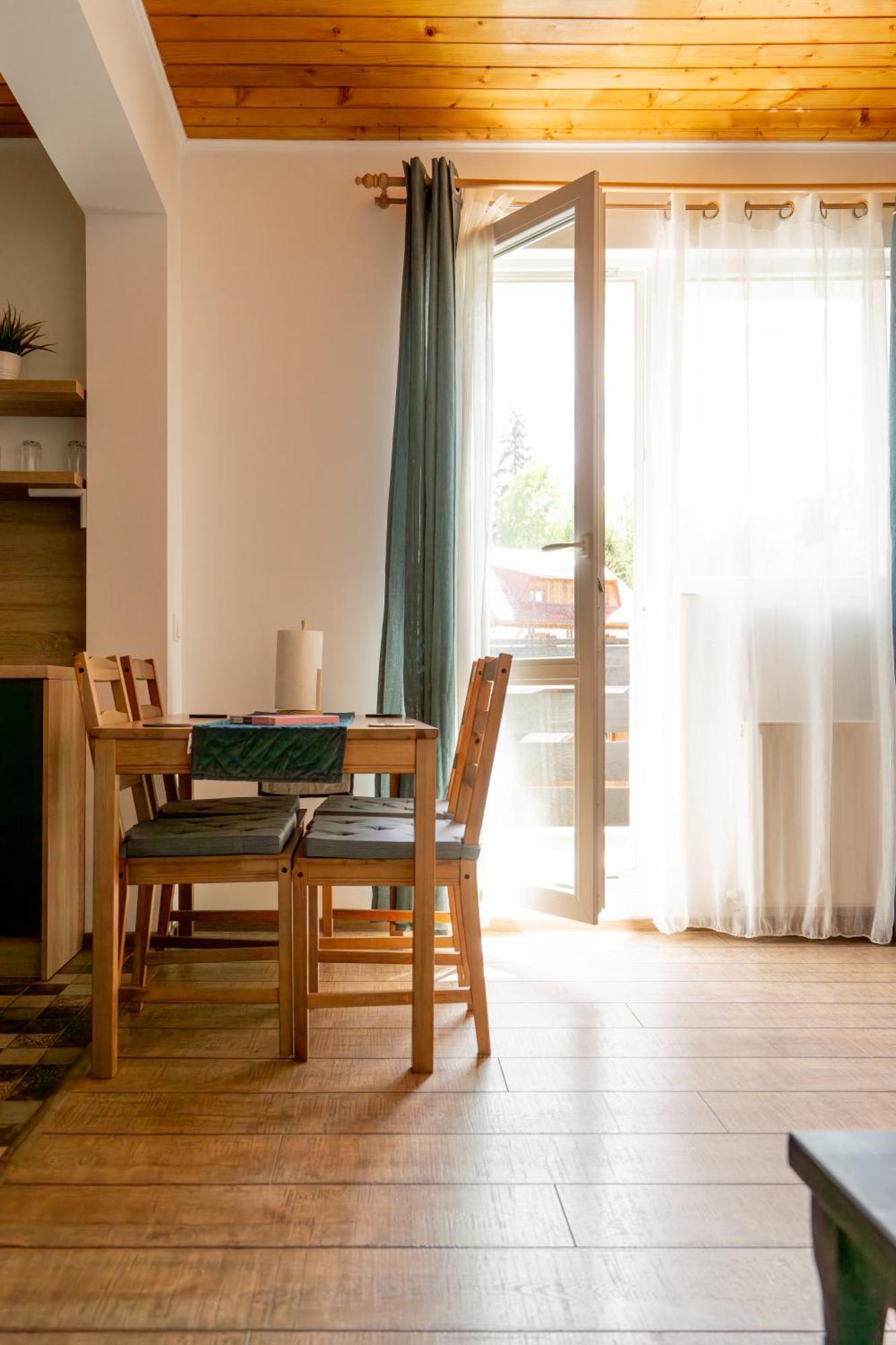 Dinvis Apartments 포이아나브라소프 외부 사진