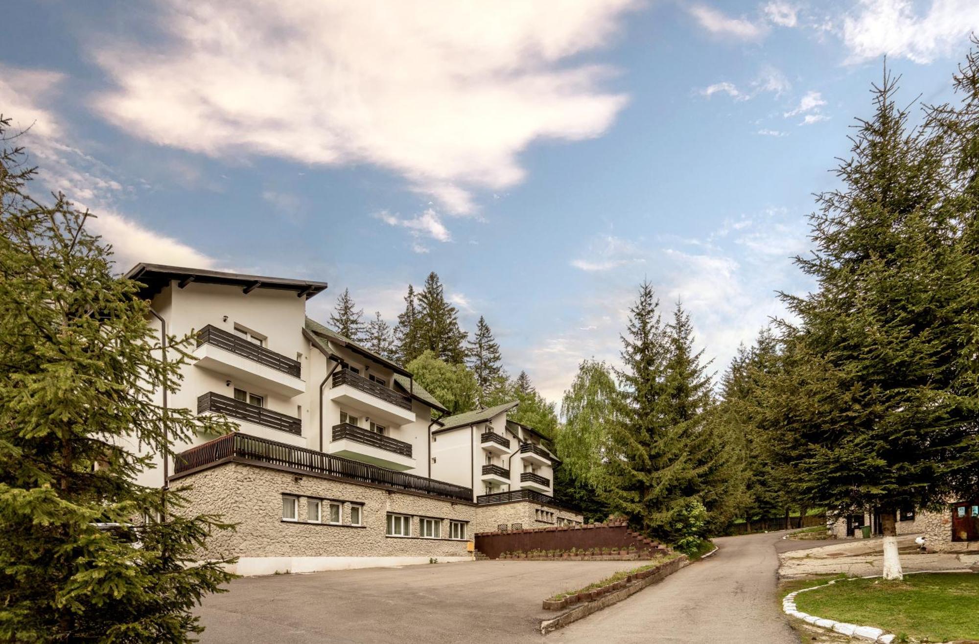 Dinvis Apartments 포이아나브라소프 외부 사진
