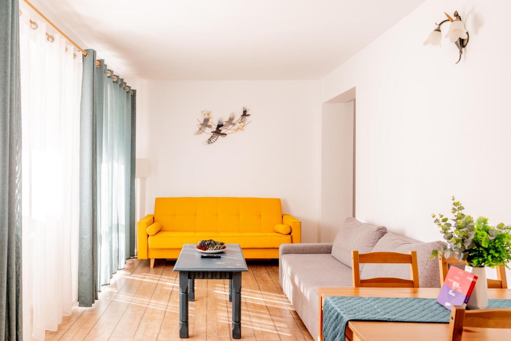 Dinvis Apartments 포이아나브라소프 외부 사진