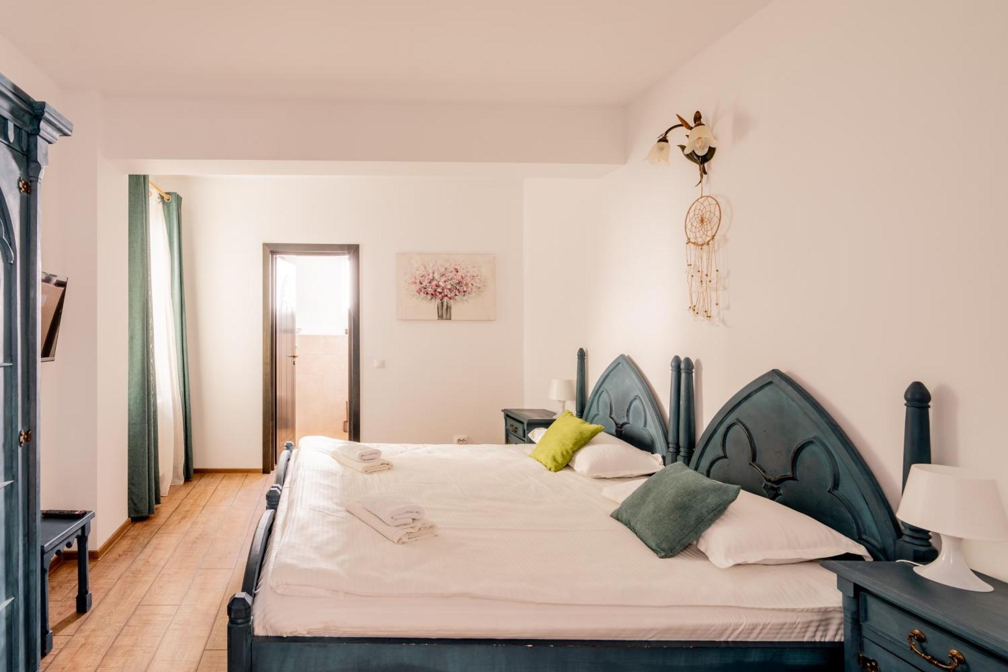 Dinvis Apartments 포이아나브라소프 외부 사진